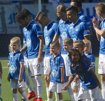 Vågstranda G/J 7 maskoter på Aker Stadion